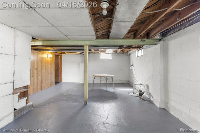 866 Clinton Street, Wyandotte, MI 48192