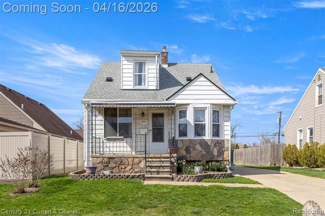 866 Clinton Street, Wyandotte, MI 48192