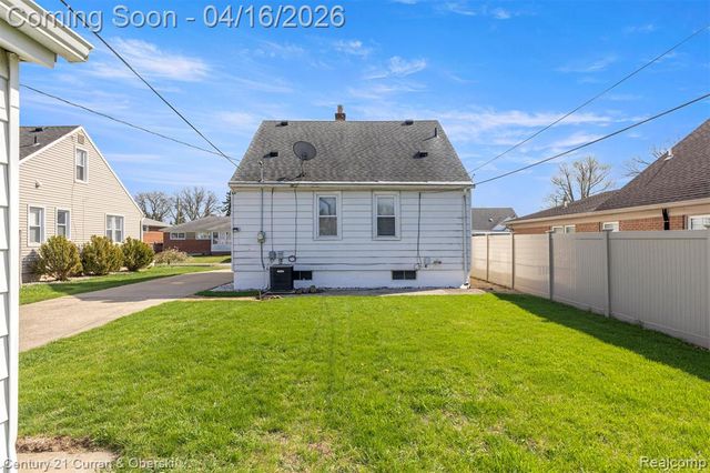 866 Clinton Street, Wyandotte, MI 48192