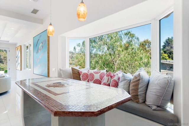 6617 Muirlands Dr, La Jolla, CA 92037