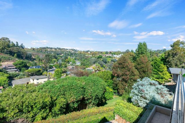 6617 Muirlands Dr, La Jolla, CA 92037