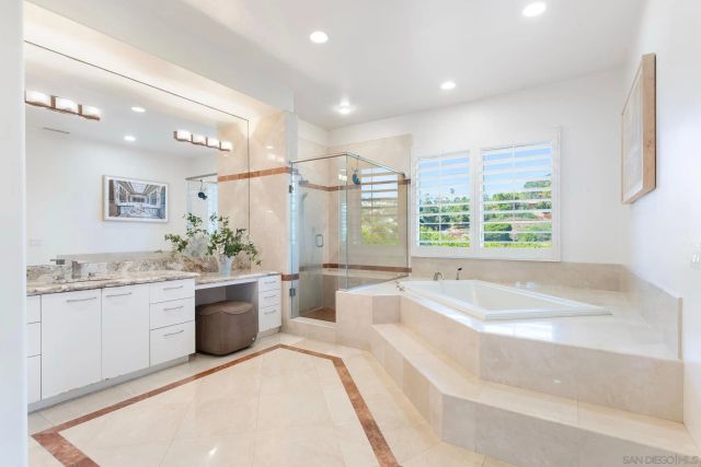 6617 Muirlands Dr, La Jolla, CA 92037