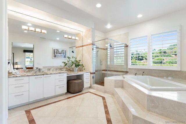 6617 Muirlands Dr, La Jolla, CA 92037