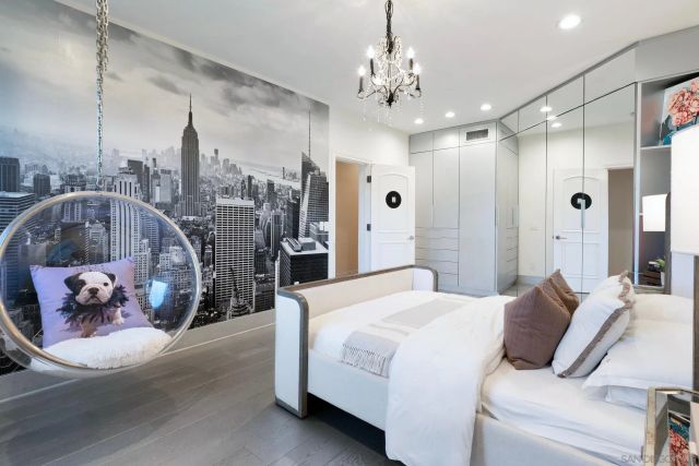 6617 Muirlands Dr, La Jolla, CA 92037