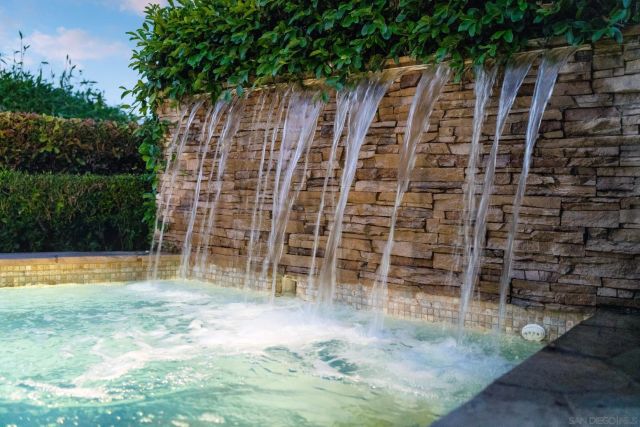 6617 Muirlands Dr, La Jolla, CA 92037