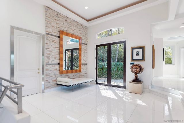 6617 Muirlands Dr, La Jolla, CA 92037