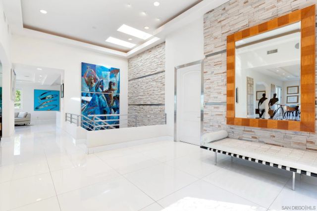 6617 Muirlands Dr, La Jolla, CA 92037