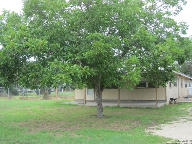 203 Houston, Bandera, TX 78003
