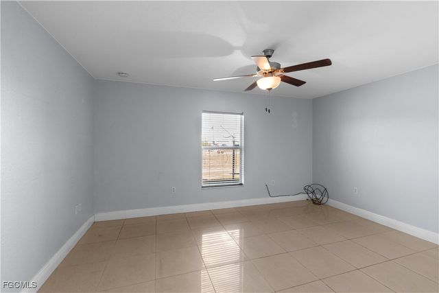 4176 NE 8th PL, Cape Coral, FL 33909