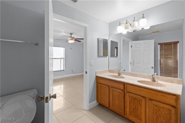 4176 NE 8th PL, Cape Coral, FL 33909