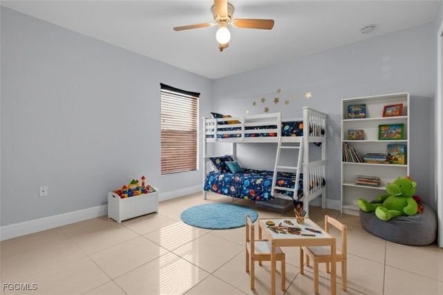 4176 NE 8th PL, Cape Coral, FL 33909