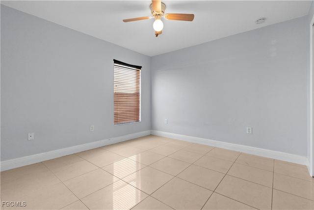 4176 NE 8th PL, Cape Coral, FL 33909