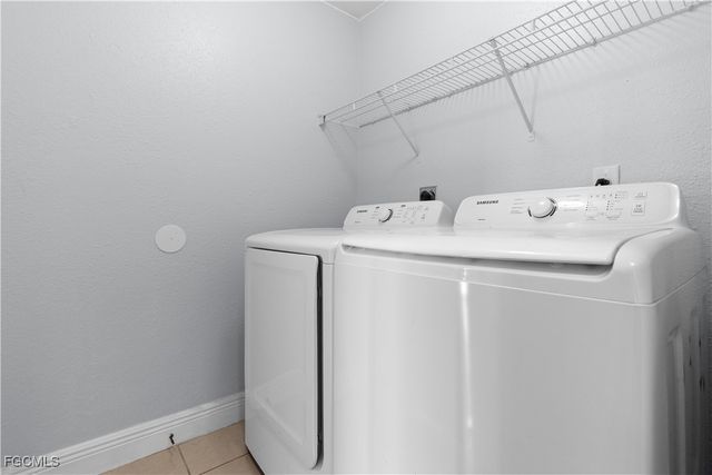 4176 NE 8th PL, Cape Coral, FL 33909