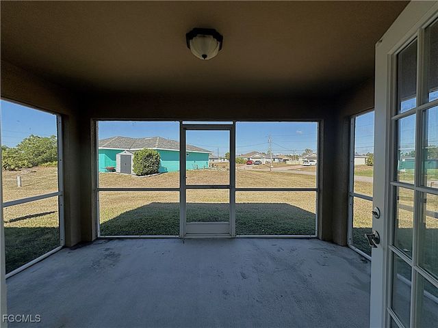 4176 NE 8th PL, Cape Coral, FL 33909