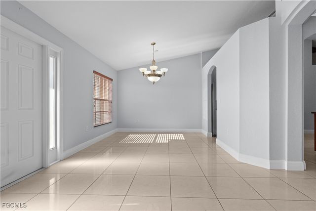 4176 NE 8th PL, Cape Coral, FL 33909