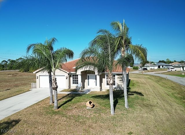 4176 NE 8th PL, Cape Coral, FL 33909
