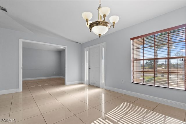 4176 NE 8th PL, Cape Coral, FL 33909