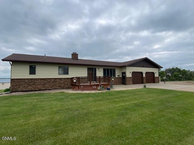 305 Main Street W, Golden Valley, ND 58541 property photo