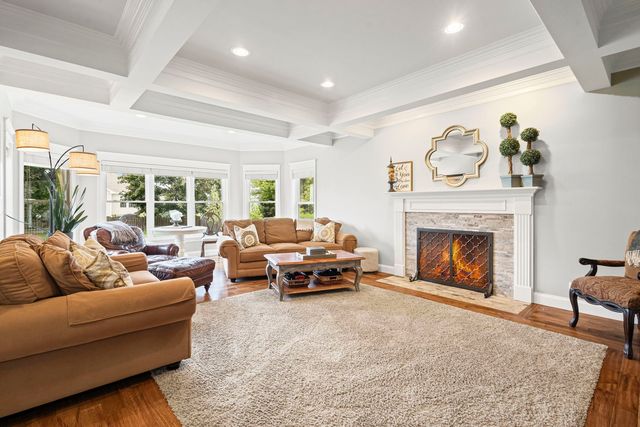 1010 Grayhawk Drive, Algonquin, IL 60102