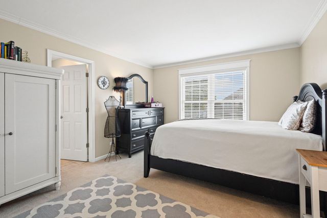 1010 Grayhawk Drive, Algonquin, IL 60102