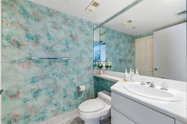 16445 Collins Avenue 2722, Sunny Isles Beach, FL 33160
