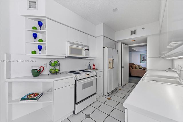 16445 Collins Avenue 2722, Sunny Isles Beach, FL 33160