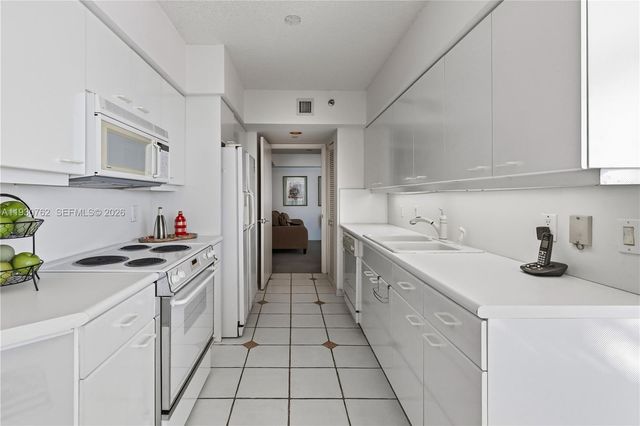 16445 Collins Avenue 2722, Sunny Isles Beach, FL 33160