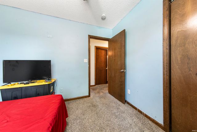 952 N County road 575 Road, Richland, IN 47634