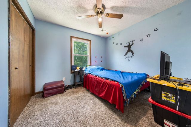 952 N County road 575 Road, Richland, IN 47634