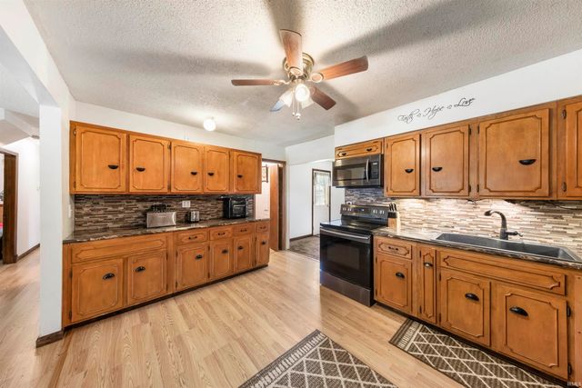 952 N County road 575 Road, Richland, IN 47634