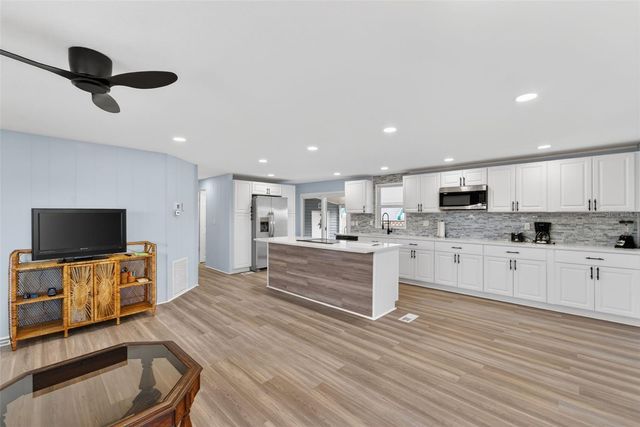 190 PAGO PAGO LANE, Englewood, FL 34223