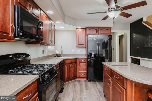 120 LAKESIDE DR, Lewisberry, PA 17339