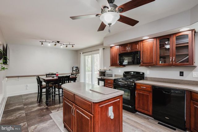 120 LAKESIDE DR, Lewisberry, PA 17339