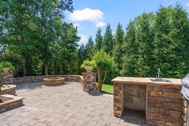 200 Meares Bluff Ln, Holly Springs, NC 27540