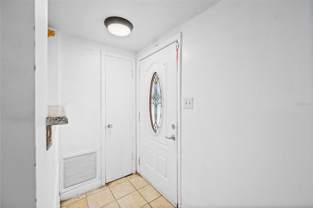 1230 E 1ST AVENUE, Mount Dora, FL 32757