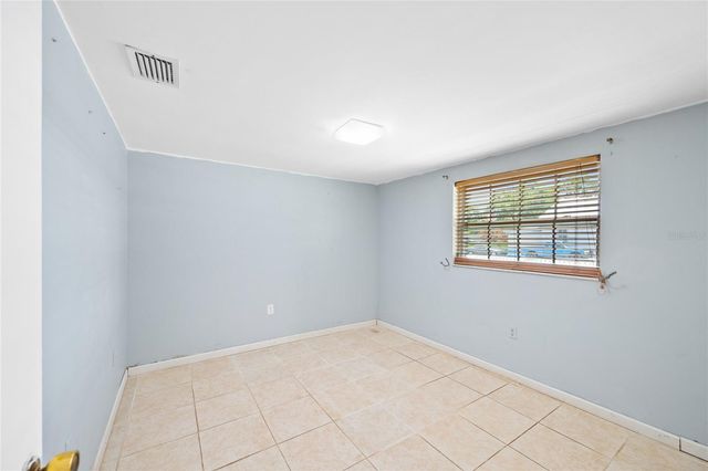1230 E 1ST AVENUE, Mount Dora, FL 32757