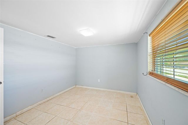 1230 E 1ST AVENUE, Mount Dora, FL 32757