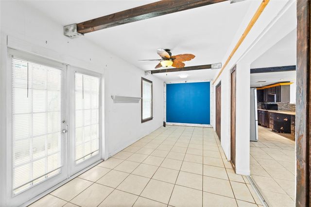 1230 E 1ST AVENUE, Mount Dora, FL 32757