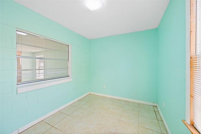 1230 E 1ST AVENUE, Mount Dora, FL 32757