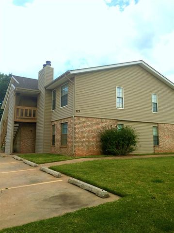 229 Chalmette Drive, Norman, OK 73071