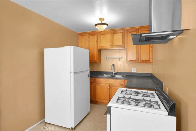 3581 Cherry, Long Beach, CA 90807