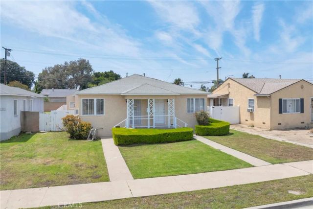 3581 Cherry, Long Beach, CA 90807