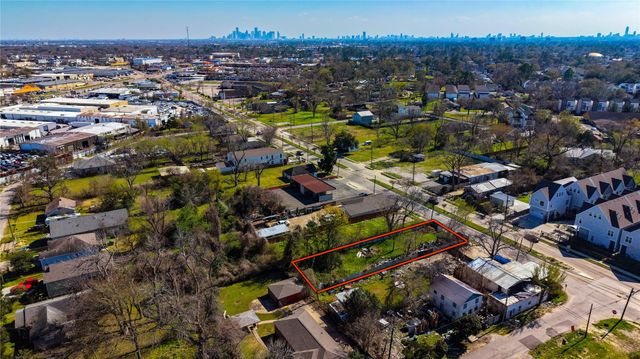 6124 W Montgomery Road, Houston, TX 77091