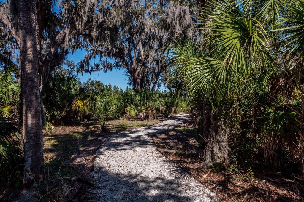 Image 58 of property listing at 4727 PINNACLE DRIVE, Bradenton, FL 34208