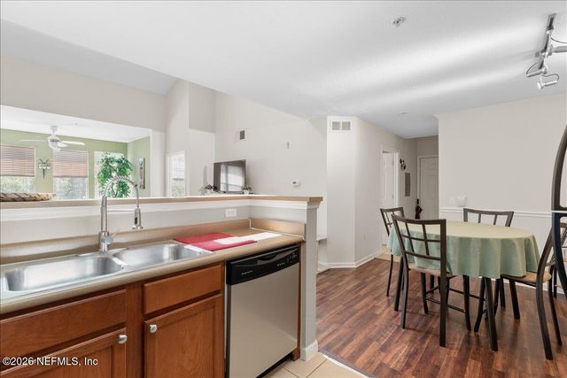 8550 TOUCHTON Road 1437, Jacksonville, FL 32216