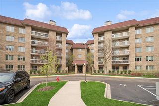 1280 Rudolph Road 4A, Northbrook, IL 60062