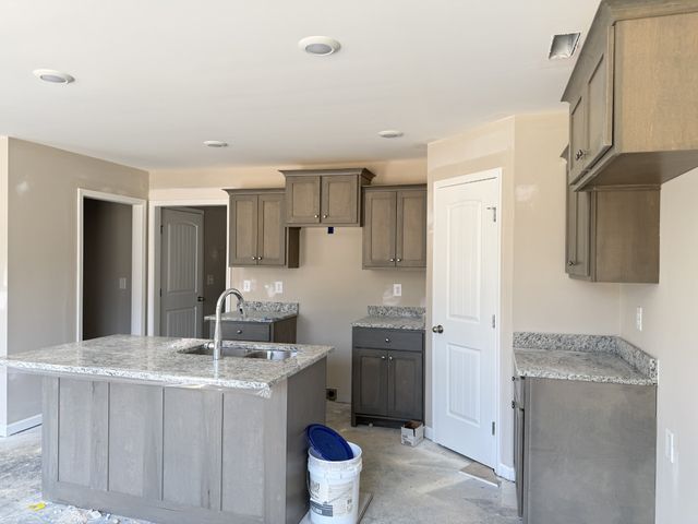 1304 Lakewalk Dr, Antioch, TN 37013