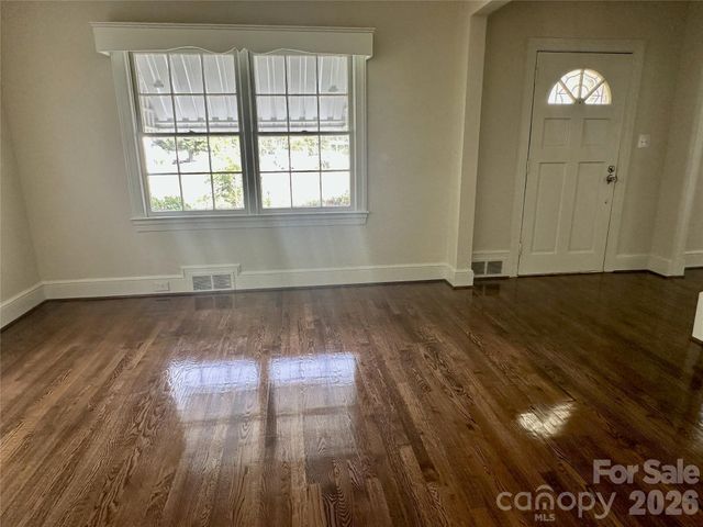 1900 Peachtree Street, Winston Salem, NC 27107