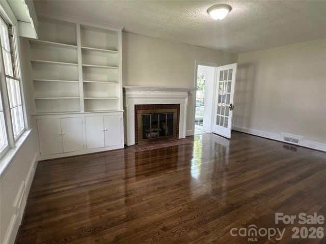 1900 Peachtree Street, Winston Salem, NC 27107