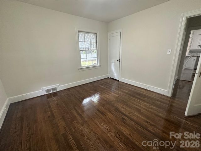 1900 Peachtree Street, Winston Salem, NC 27107